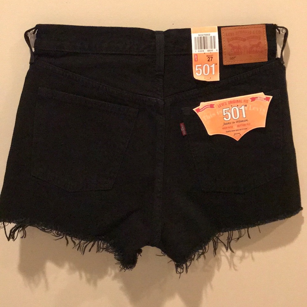 NWT Levi’s 501 High-Waisted Black Shorts 27